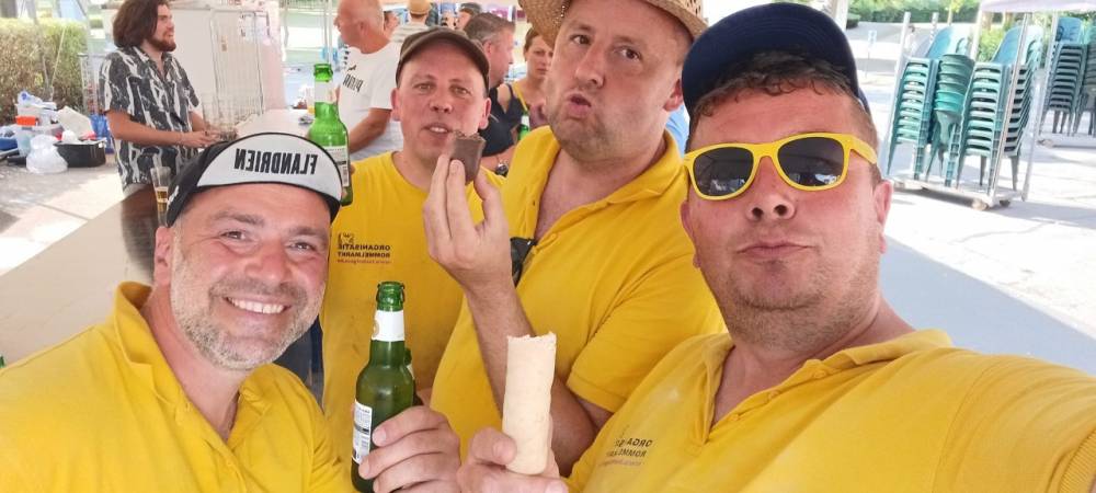 Emelkoen bruist  1 - Reuze Rommelmarkt met Boeken-, Vinyl- en CD‑Beurs in Humelgem 
